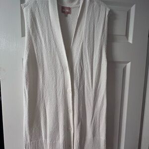 Women's White Sleeveless Sweater Vest